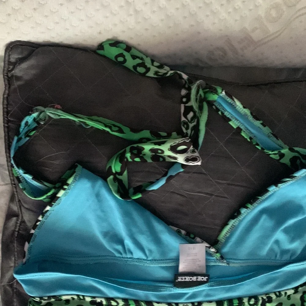 Swim suit - Picture 5 of 6